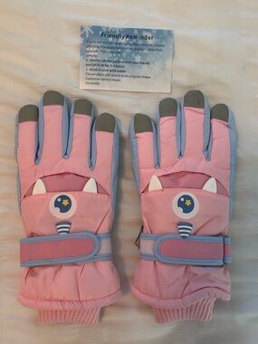 Kids Pink Winter Gloves - recommended for ages 5-8 - New